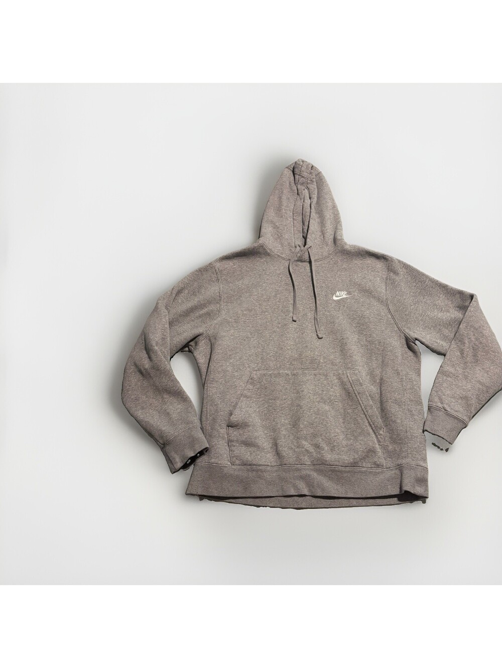 Nike Club Fleece Hoodie Mens M Gray Pullover Hooded Pockets Embroidered Swoosh